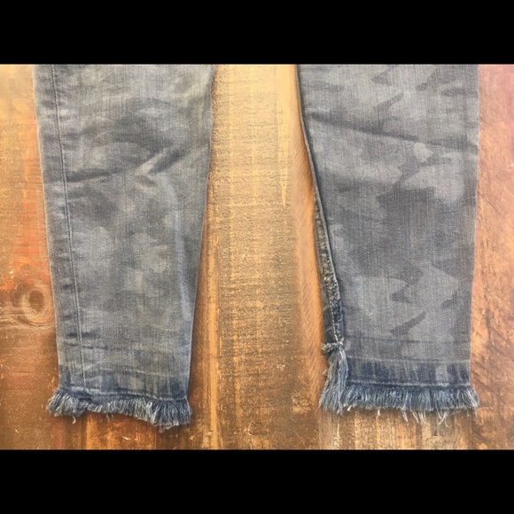 NWT Zara Distressed Camouflage Denim Jeans - Picture 4 of 9